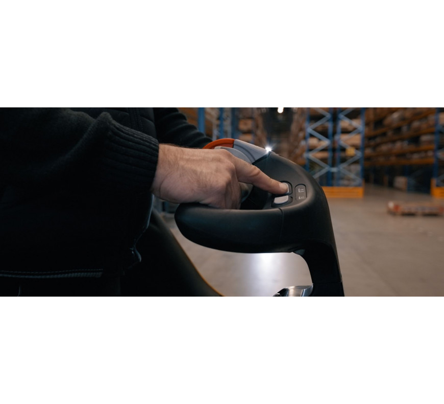 Transpaleta eléctrica con plataforma MP20-30X Yale en GDH