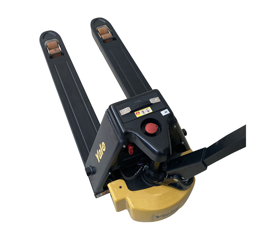 Trabaja sin esfuerzo con la nueva transpaleta de Yale 100% electrica