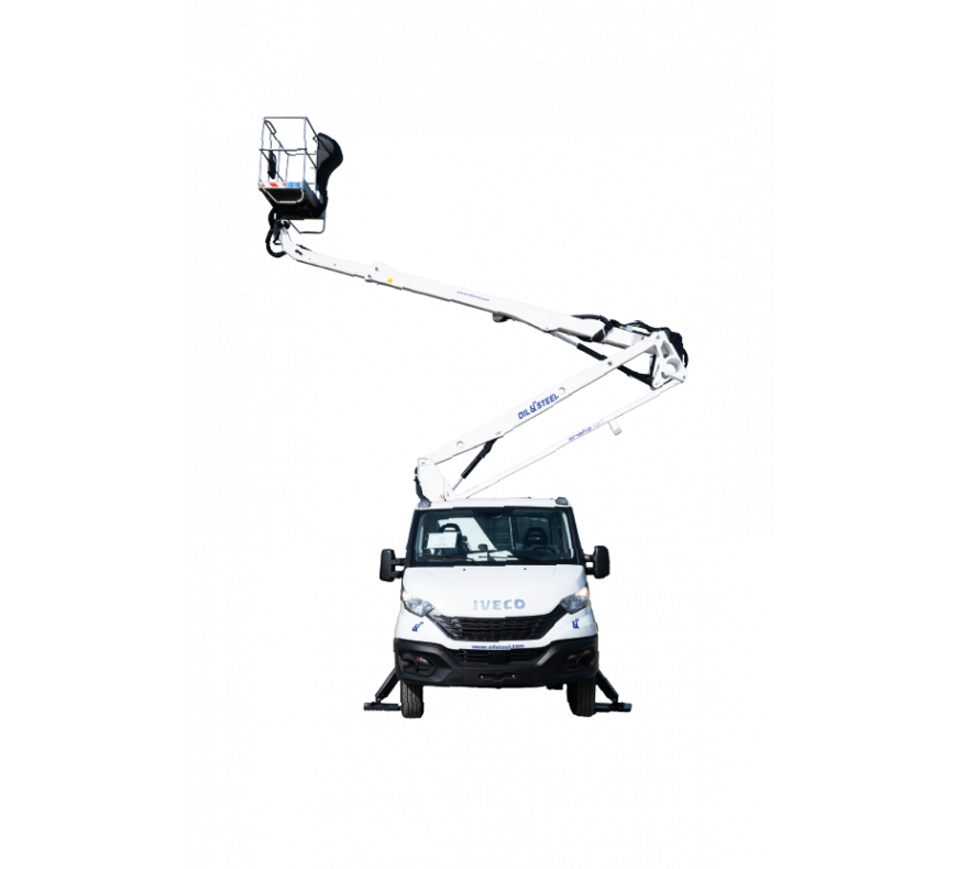 Plataforma elevadora sobre camión...