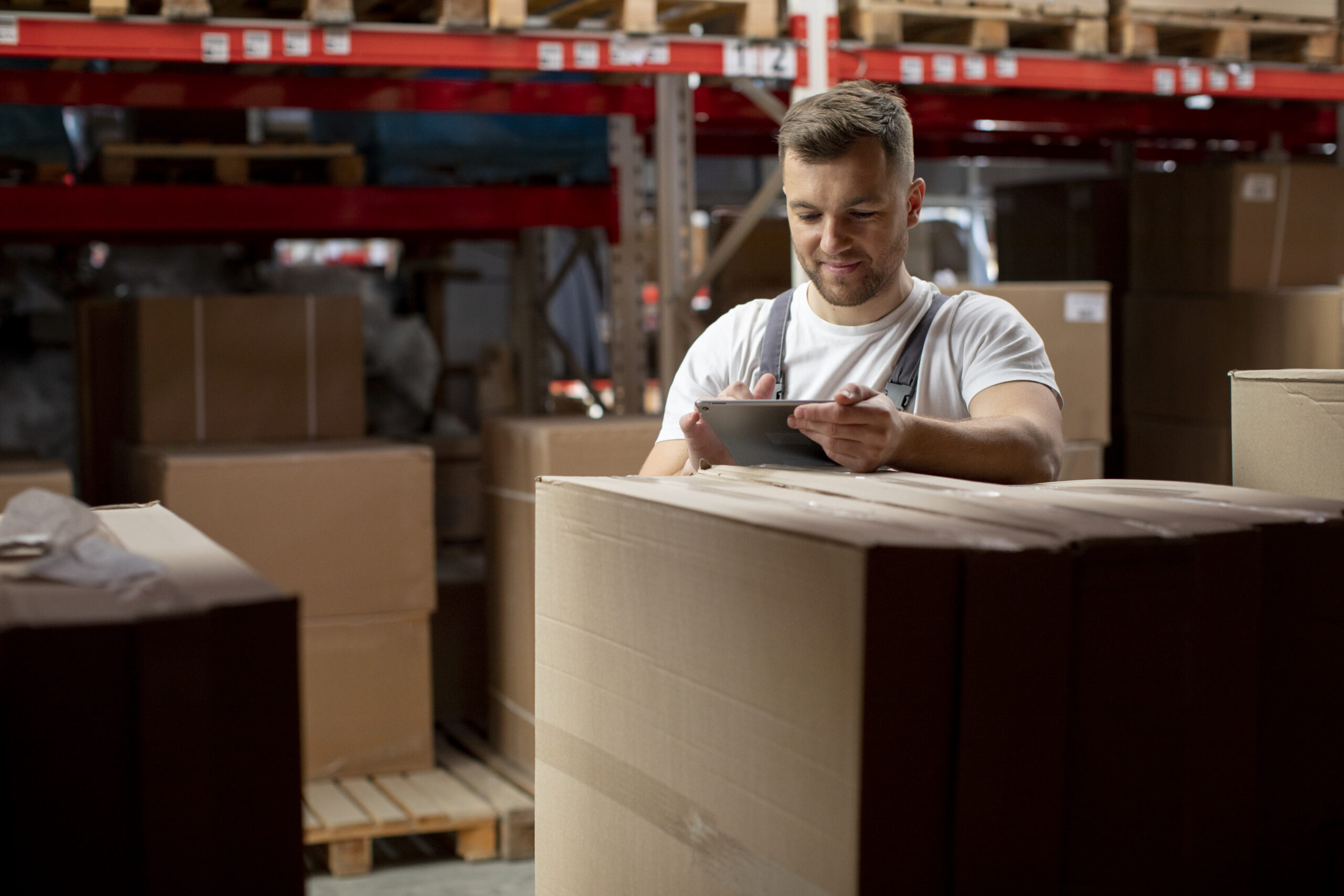 Cómo llevar el stock de un almacén con control real: métodos, sistemas y errores que evitar